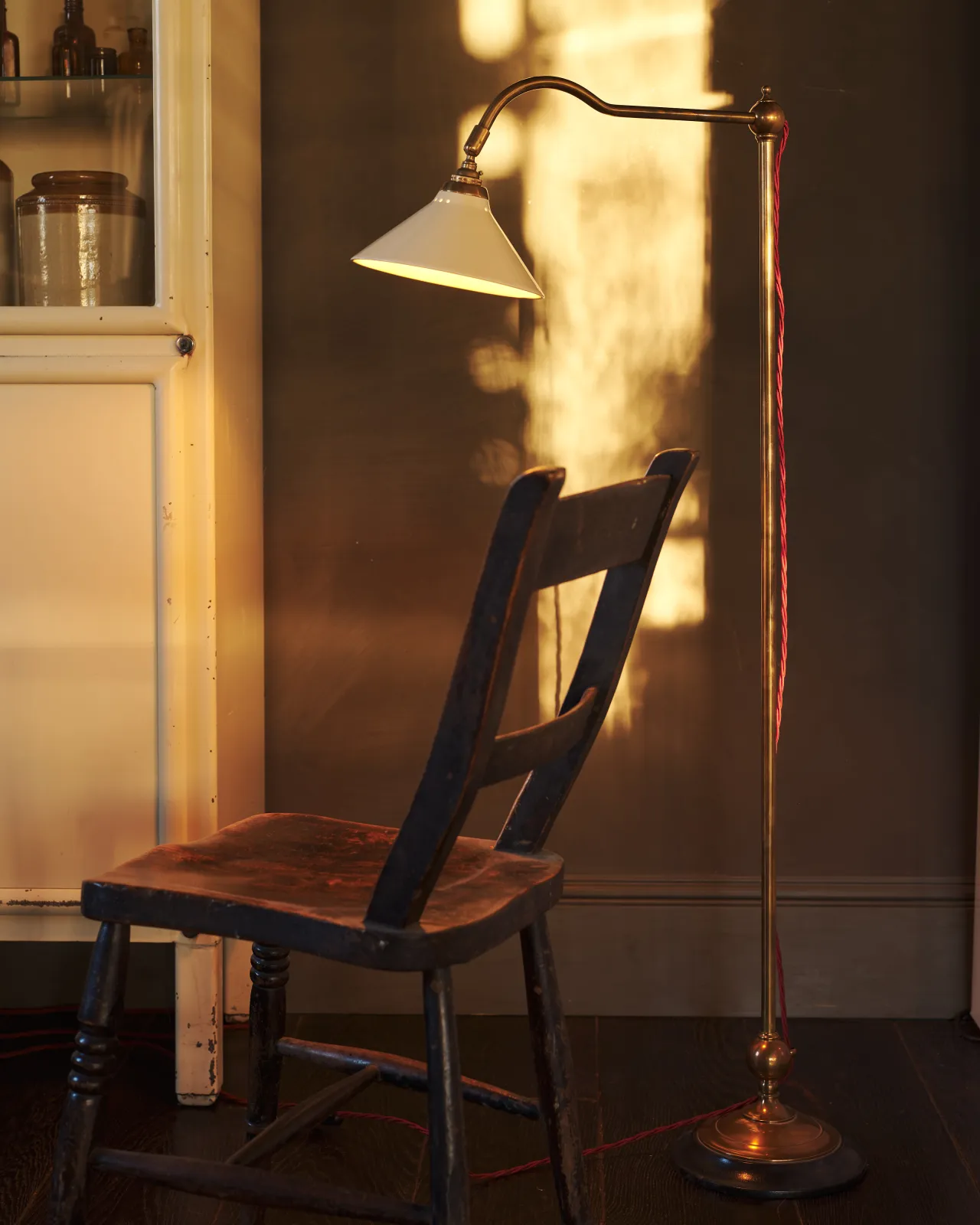 The Grand Tour Reading Lamp | deVOL Kitchens